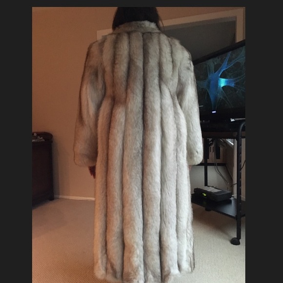 WHITE FUR COAT - Picture 5 of 8